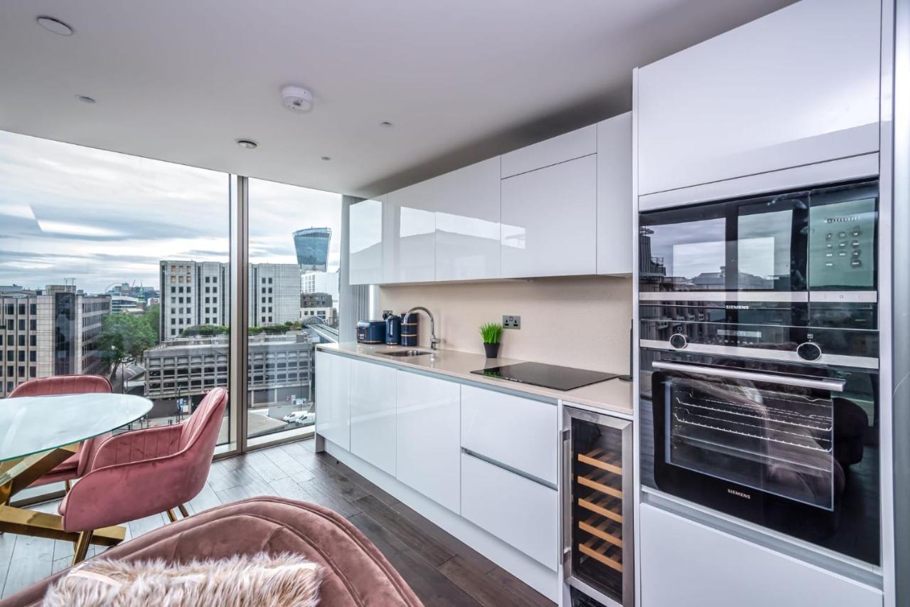 Luxury 2 Bedroom Apartment In Tower Hill ロンドン エクステリア 写真