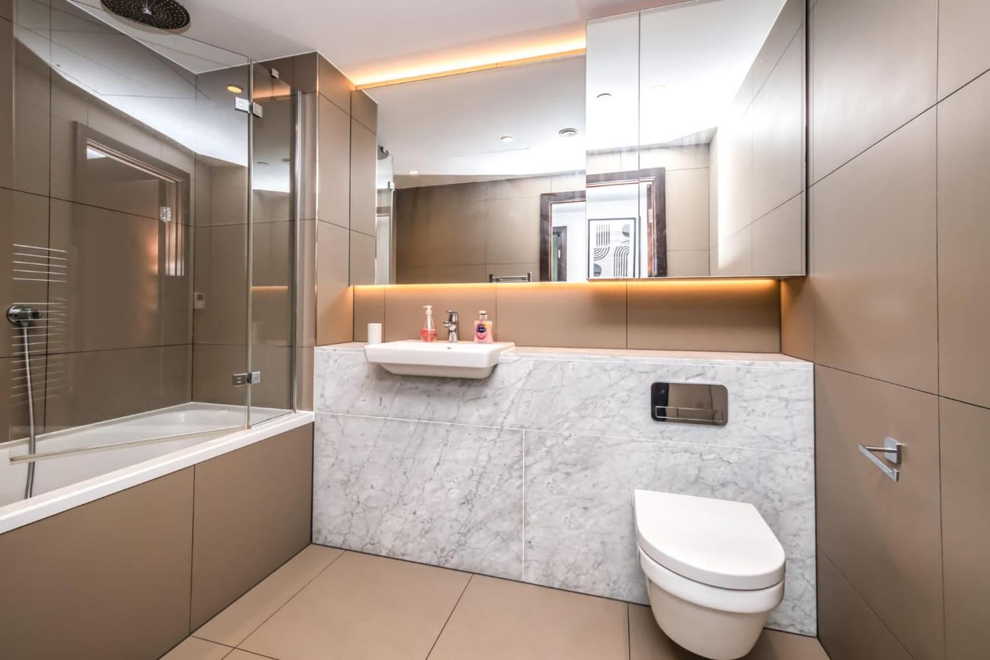 Luxury 2 Bedroom Apartment In Tower Hill ロンドン エクステリア 写真