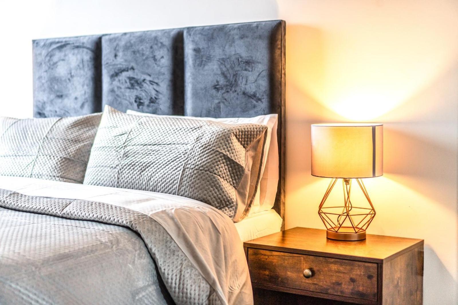 Luxury 2 Bedroom Apartment In Tower Hill ロンドン エクステリア 写真