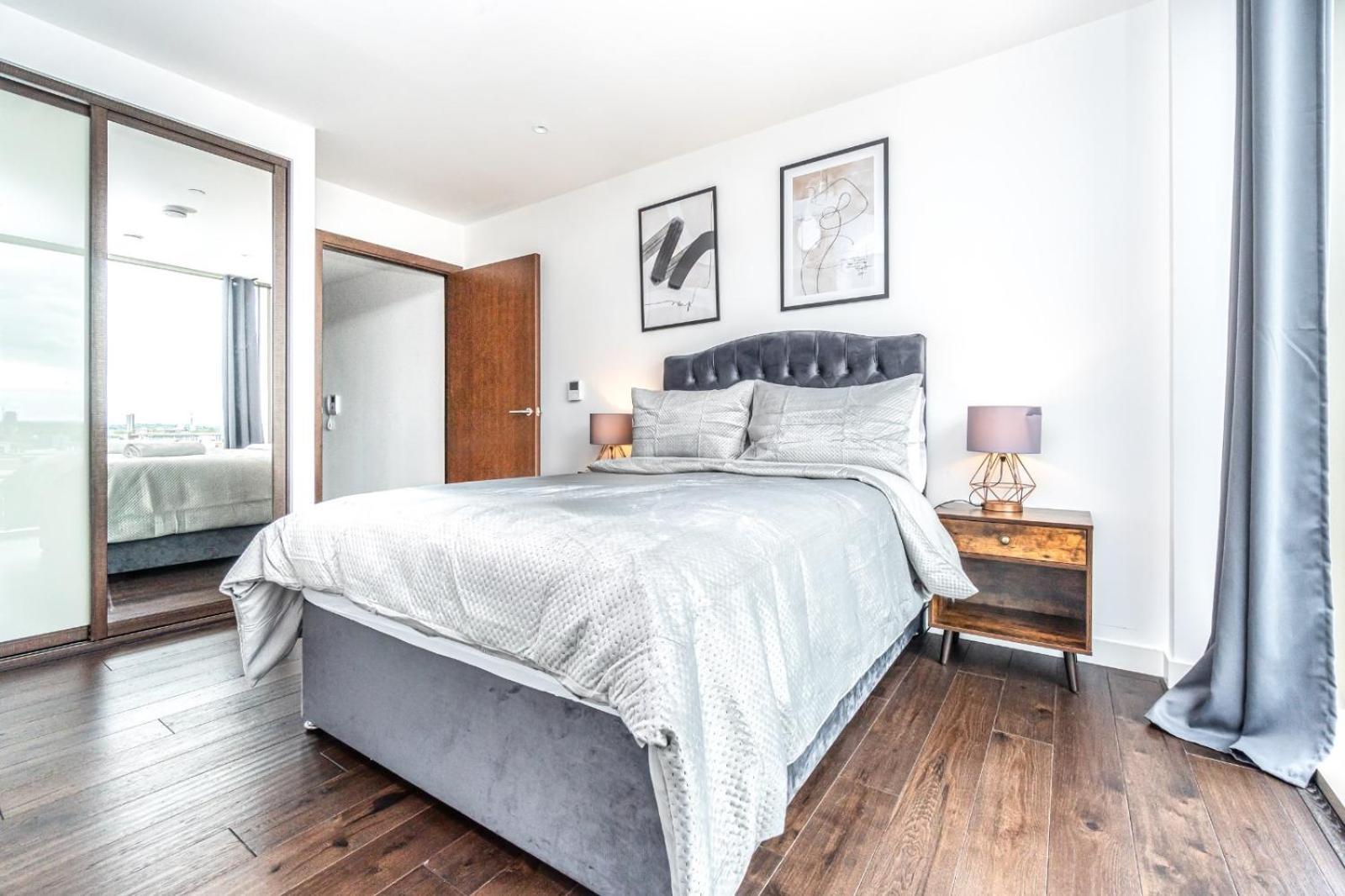 Luxury 2 Bedroom Apartment In Tower Hill ロンドン エクステリア 写真