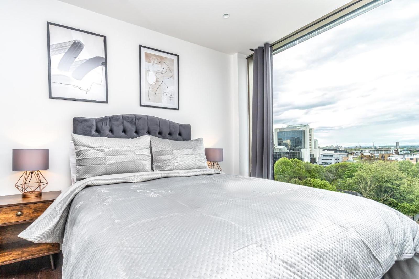 Luxury 2 Bedroom Apartment In Tower Hill ロンドン エクステリア 写真