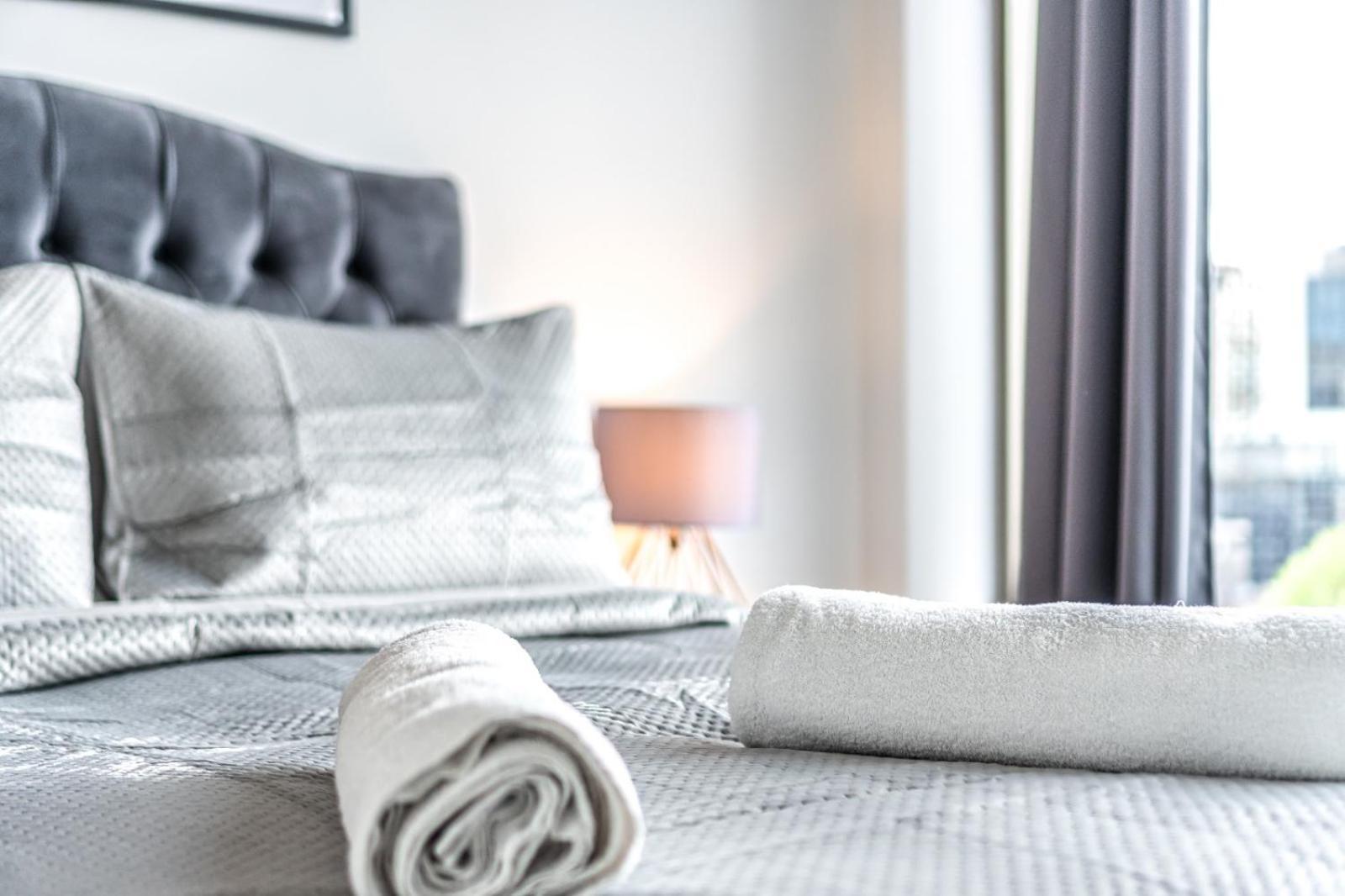 Luxury 2 Bedroom Apartment In Tower Hill ロンドン エクステリア 写真